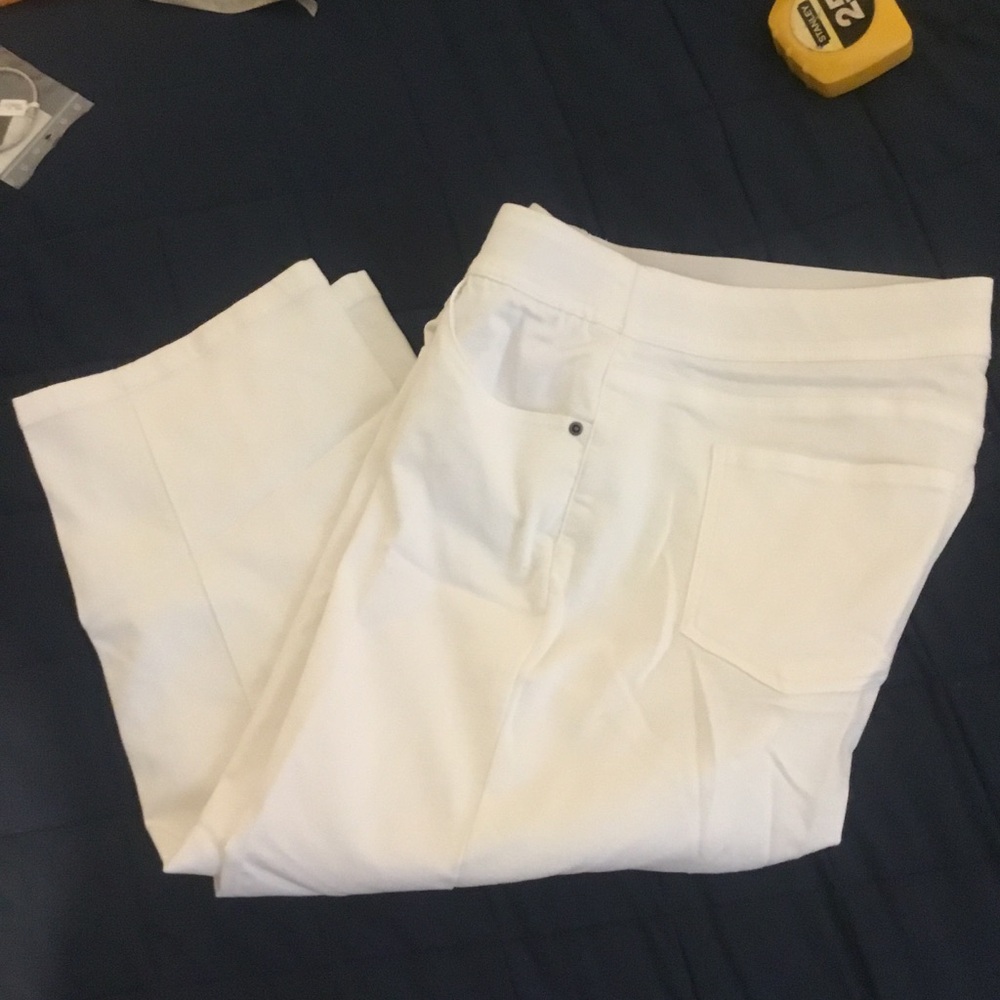 NWOT One World White Capris